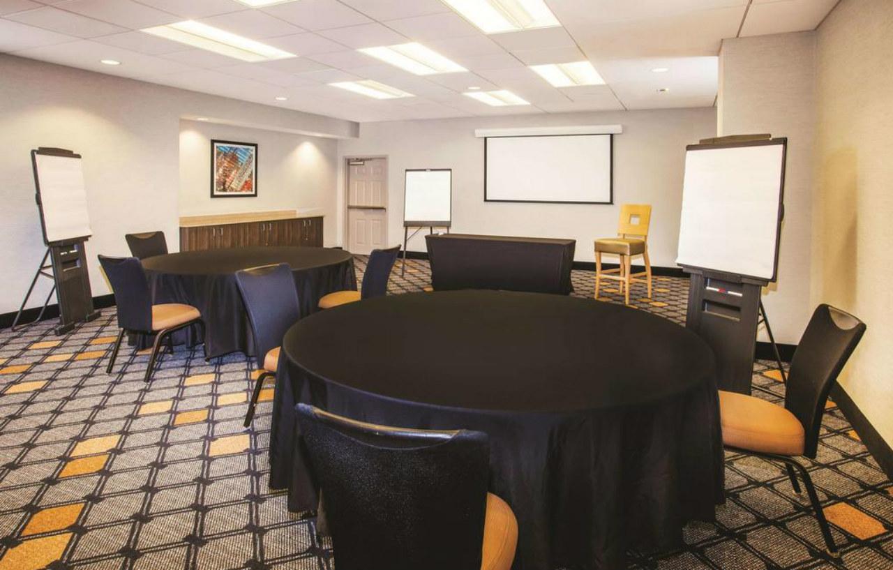 La Quinta Inn & Suites By Wyndham Chicago Downtown Extérieur photo